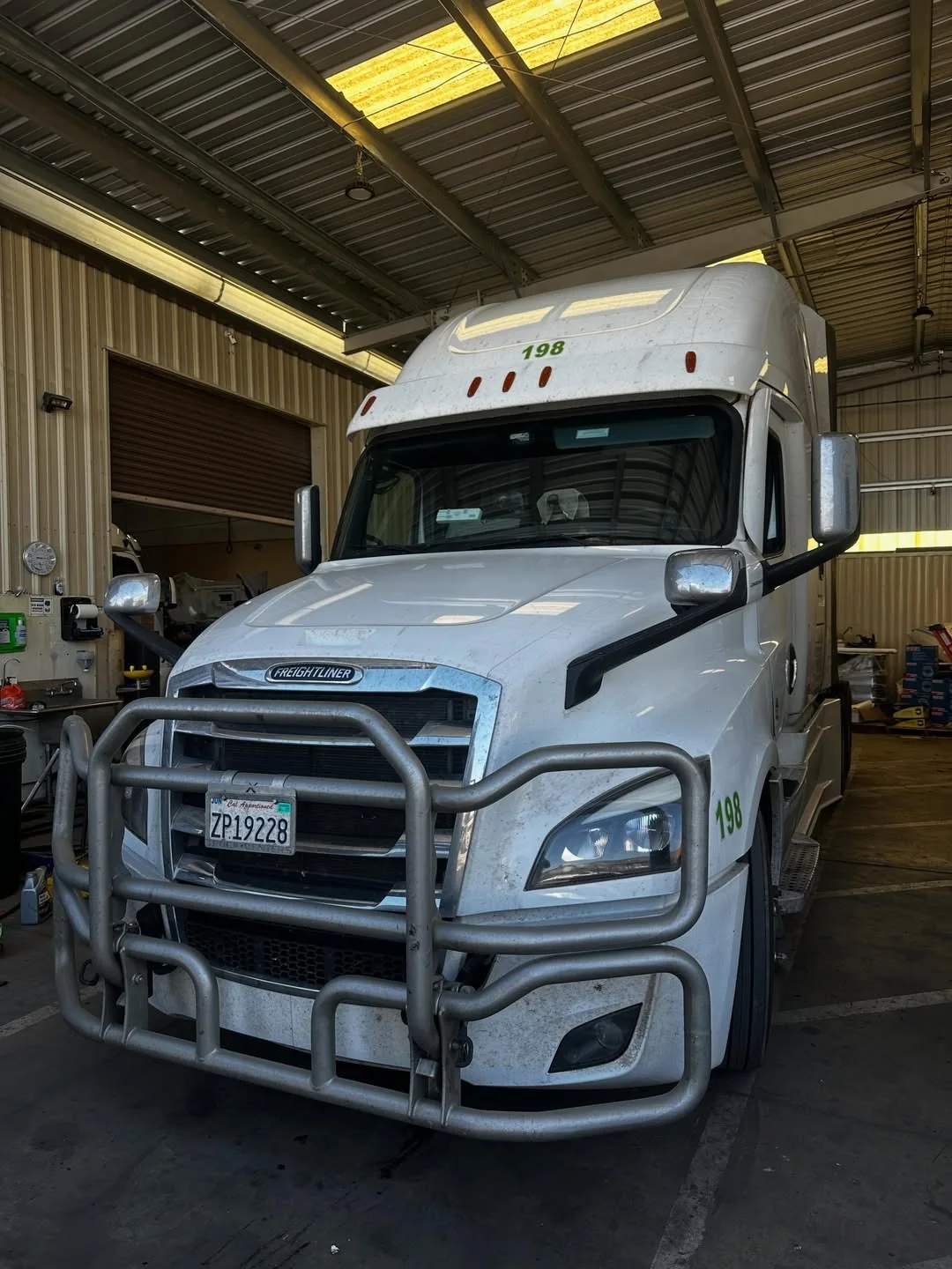 Semi truck at a glass service appointment